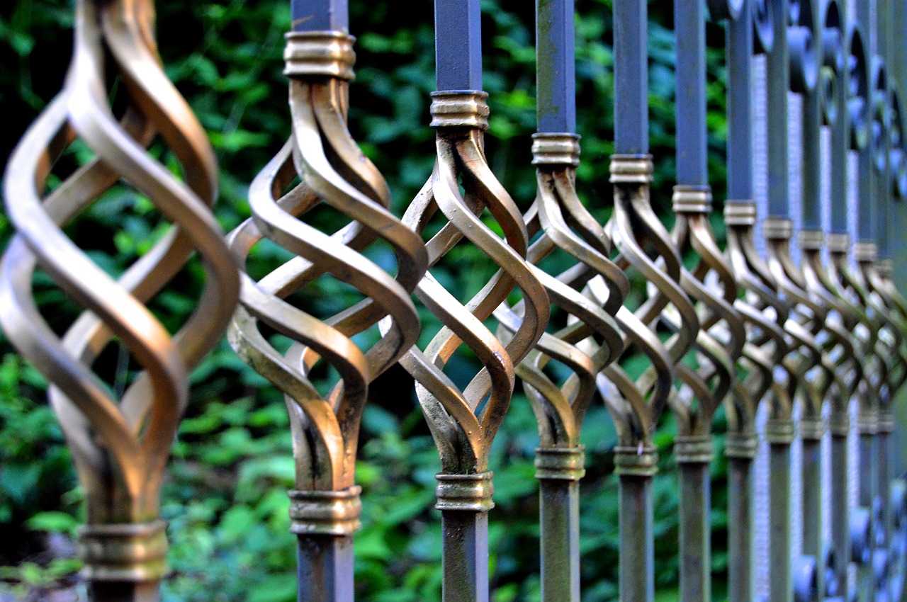 铁艺护栏有哪些创新的设计和使用方式？